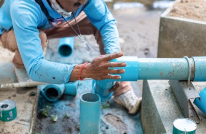 Is Your Water Line Trying to Tell You Something? 6 Warning Signs to Watch For