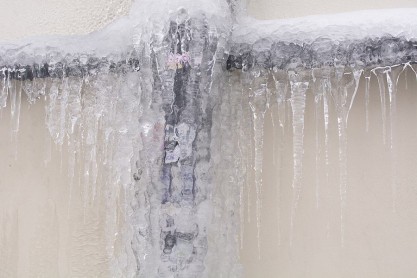 5 Ways to Prevent Thawing Frozen Pipes