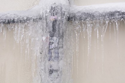 Thawing Frozen Pipes: Preventing Winter Plumbing Woes